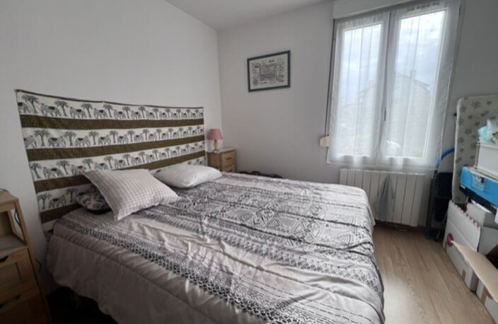 Appartement à louer 3 pièces SEICHES SUR LE LOIR (49) — photo 4