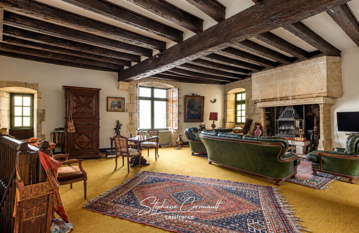 Au coeur de Paussac-et-Saint-Vivien, maison de caractère avec piscine — photo 5
