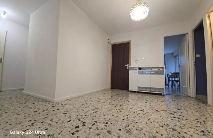 Saint Etienne – F5 110 m² au 10ᵉ et dernier étage – Garage — photo 5