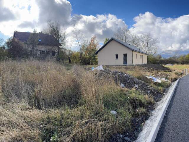 Terrain Forest Saint Julien 670 m2 — photo du bien