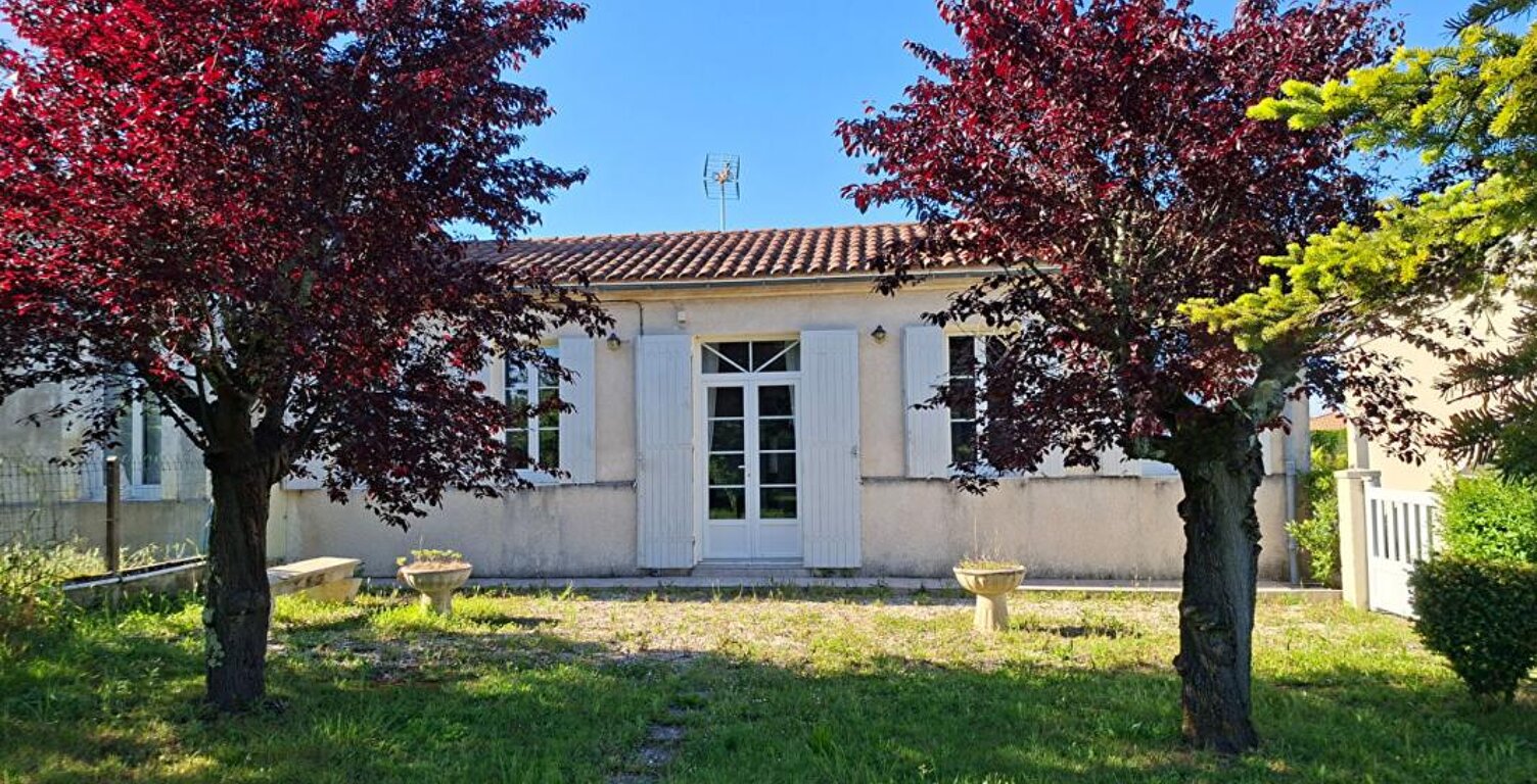 jolie maison pierre typique — photo 1