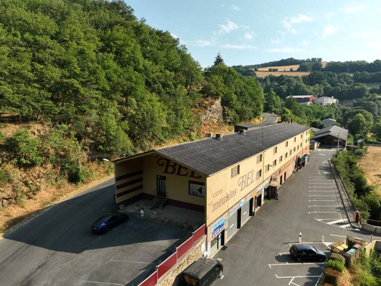 Ensemble immobilier de 32 pièces R+1 de 1661 m2 — photo 1