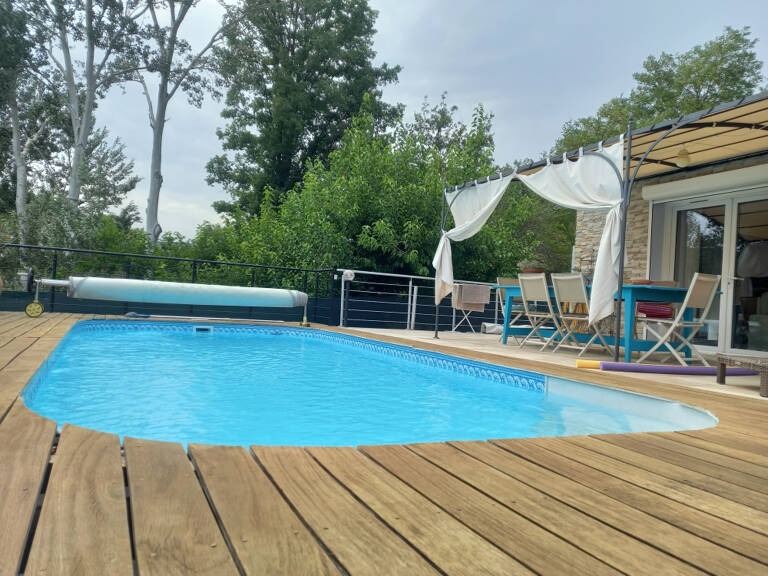 SALERNES (83), parfait état, villa T4, chambres 96 m2 — photo 1