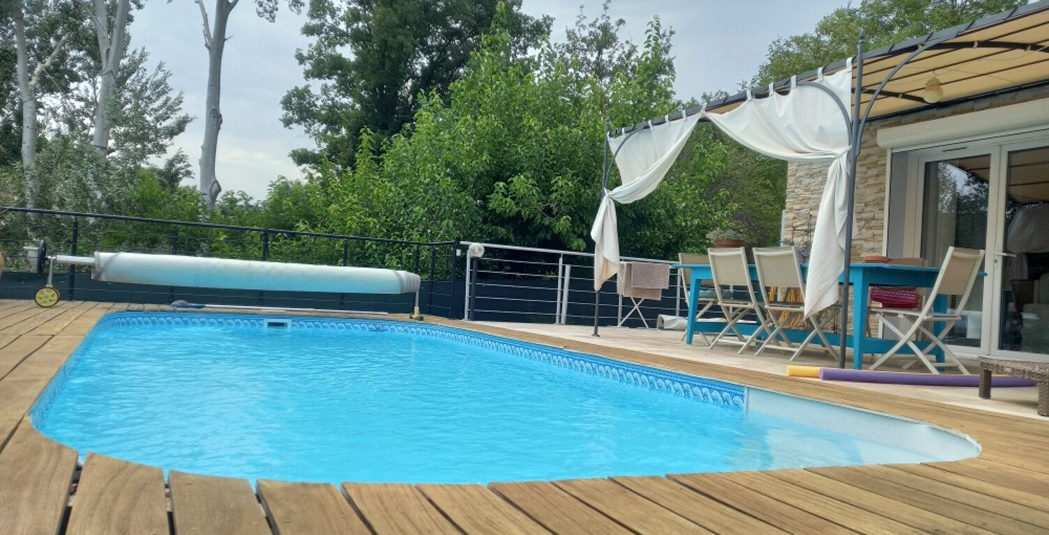 SALERNES (83), parfait état, villa T4, chambres 96 m2 — photo 1