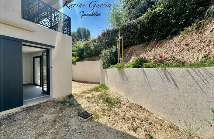 SIX FOURS LES PLAGES - CONSTRUCTION RECENTE - APPARTEMENT DE TYPE 3 - JARDIN 72 M² - PARKING PRIVATIF SOUS SOL — photo 3