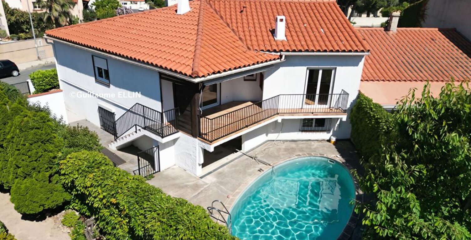 Grande maison avec piscine — photo 1