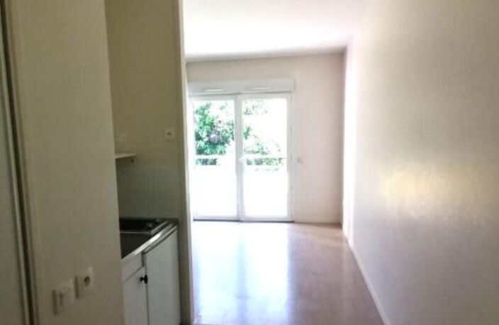 BAGNOLES DE L'ORNE (61140) , DANS UNE RESIDENCE SENIORS,  Station thermale,   appartement 1 pièce, 30  m2 environ, PRIX 75 000  honoraires 7,14% inclus à la charge de l'acquéreur soit 70 000  hors honoraires — photo 4