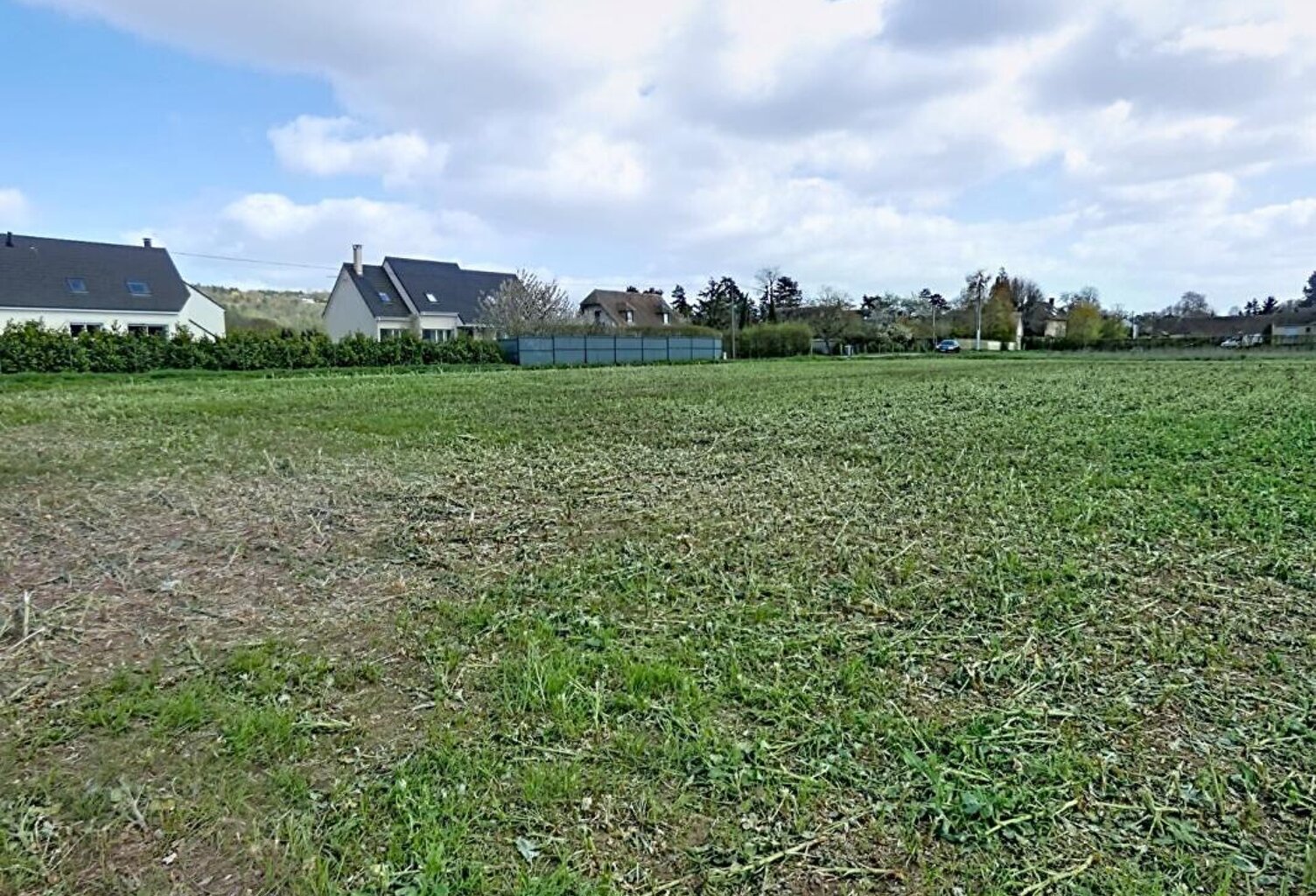 Terrain constructible 1018 m² — photo 1