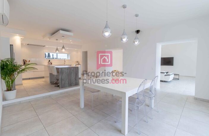 JONQUIÈRES - PROPRIÉTÉ D'EXCEPTION AVEC 3 HABITATIONS INDÉPENDANTES — photo 3
