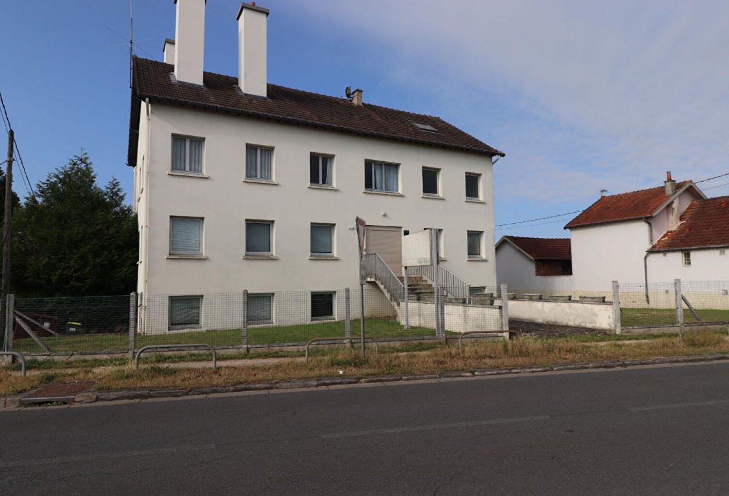 Immeuble de bureaux Lagny sur Marne 14 pièce(s) 555 m2 — photo 1