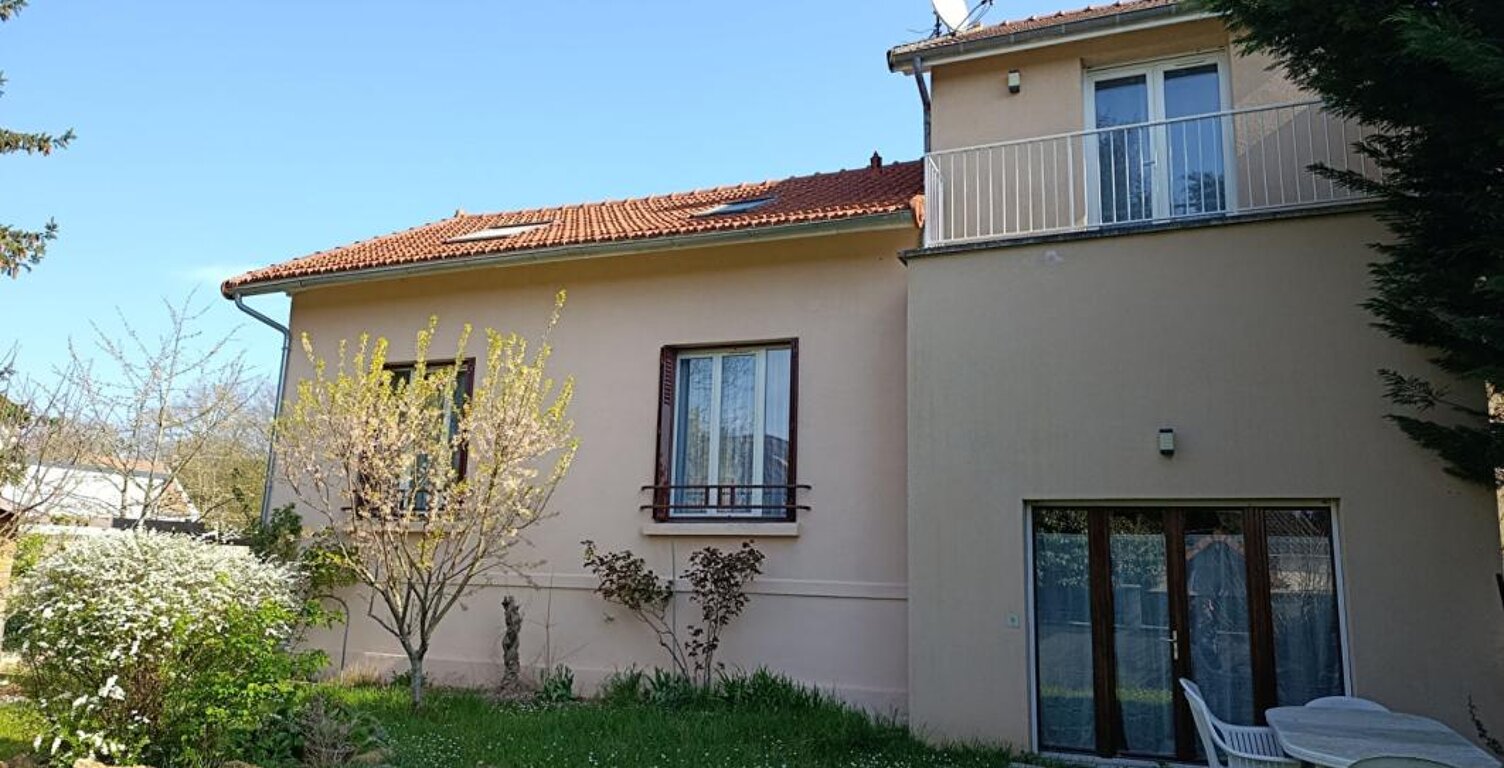 Maison Varennes Jarcy — photo 1