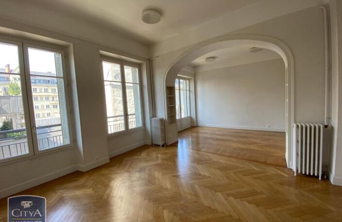 Location appartement 3 pièces 91 m² à Chambéry (73000) — photo 2