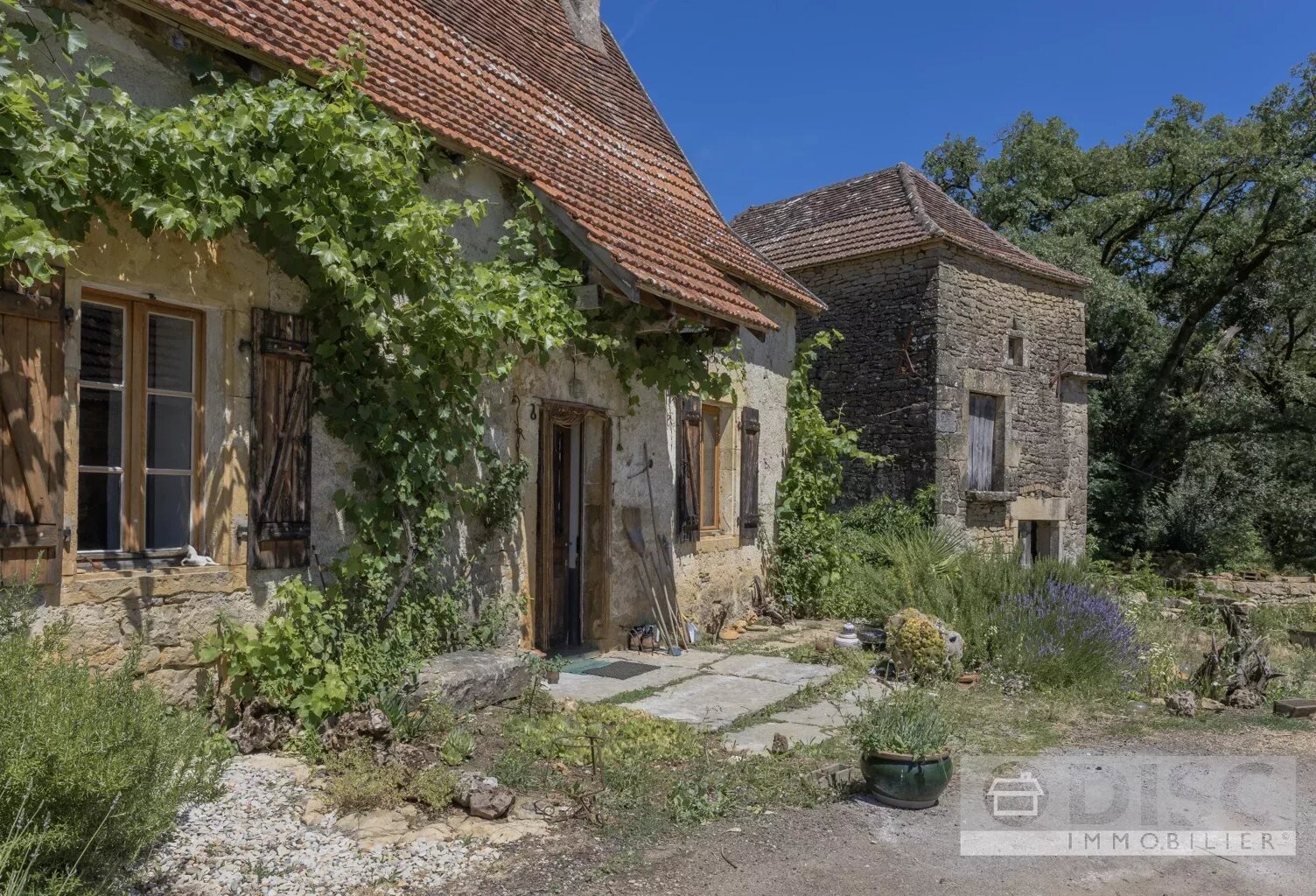 Charmant ensemble avec petite maison et dépendances. — photo 1