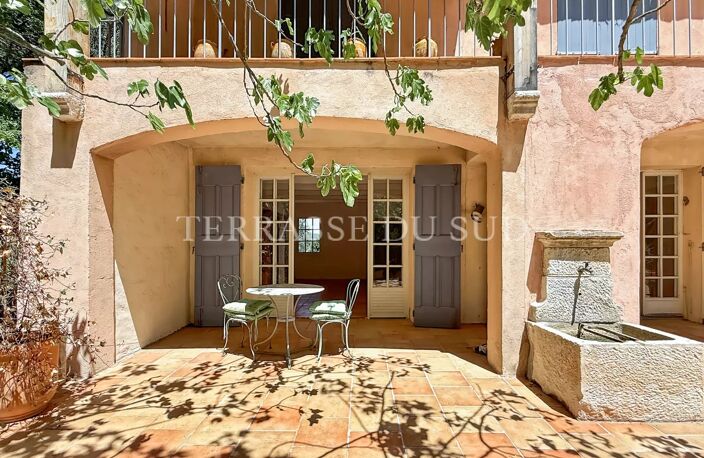 Vente Maison 10 Pièces de 229 m2 sur Parcelle de 2 558 m2 avec Terrasses, Piscine, Garages, au Calme Absolu - Puyricard - Aix en Provence — photo 4