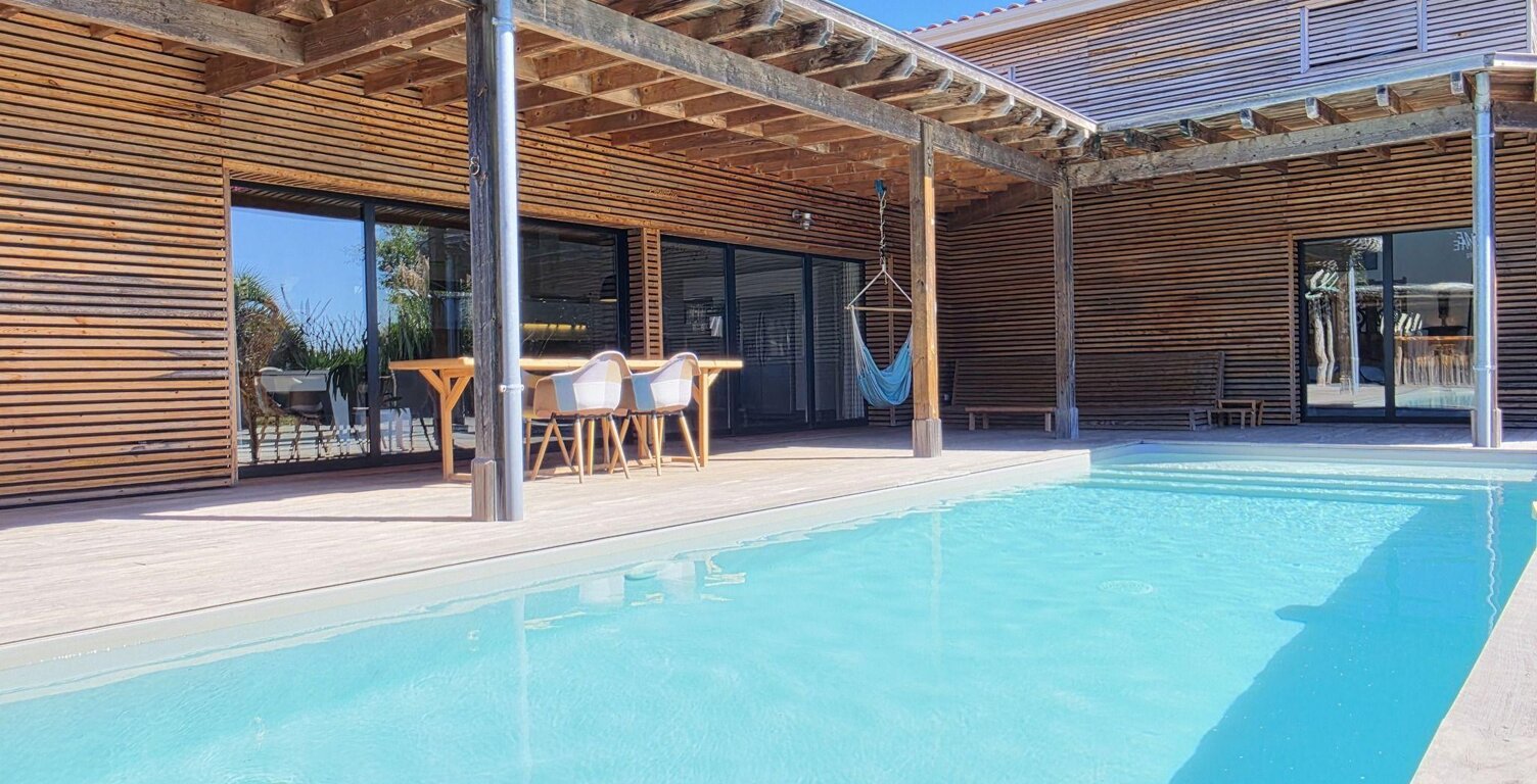 Villas - 175m² - Lacanau — photo 1