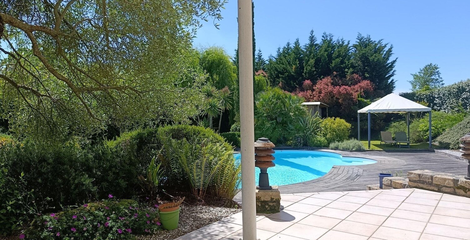 Maison bourgeoise - 250m² - Beyries — photo 1