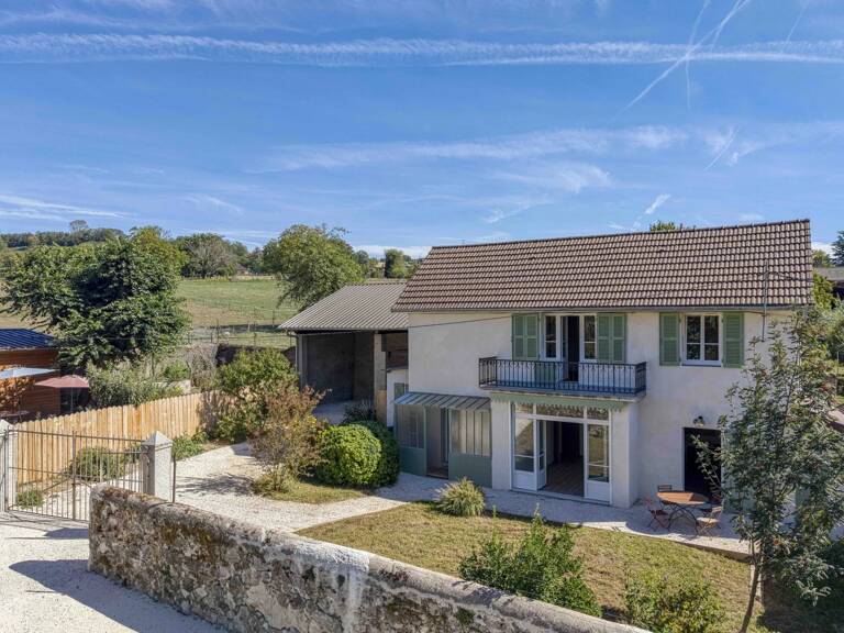 Saint-Genix-Sur-Guiers — photo 1