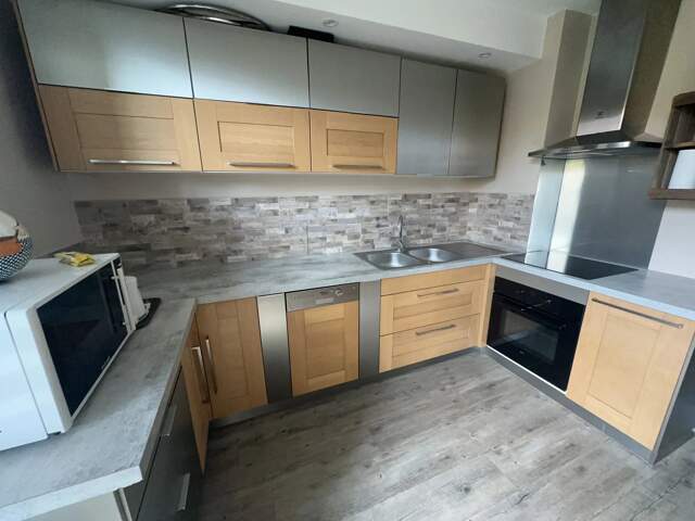 Appartement F3, 1 er étage sur 3, grand balcon, cave — photo du bien