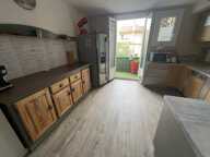 Appartement F3, 1 er étage sur 3, grand balcon, cave — photo 4