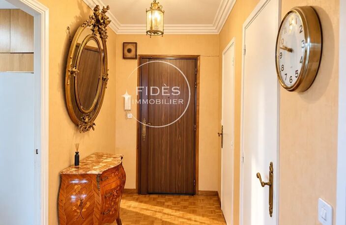 Marseille 6e – Castellane | T4 traversant de 114 m² – 7e étage – — photo 4