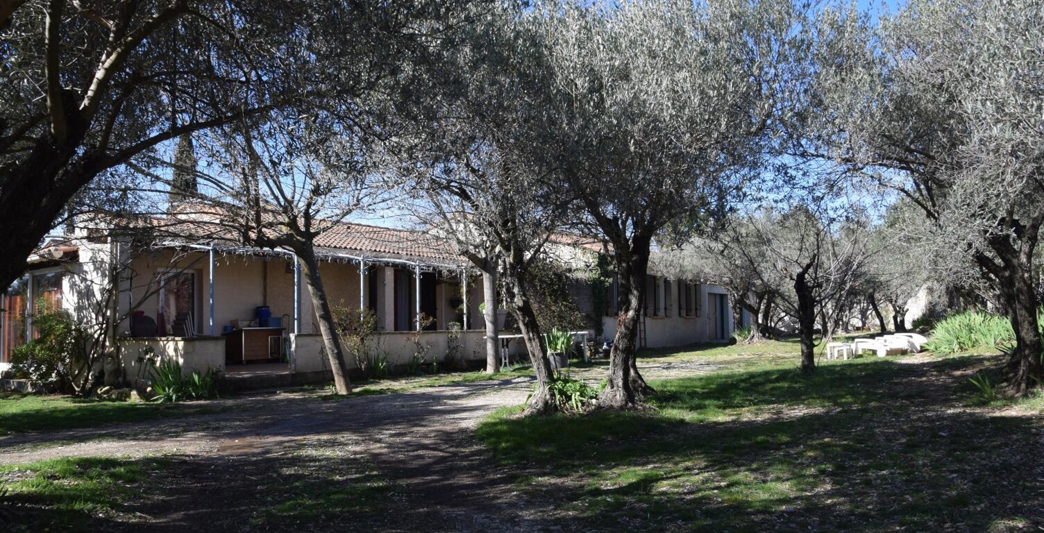 VILLA DE PLAIN PIED + DEPENDANCE — photo 1