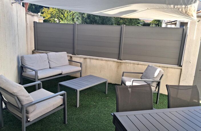 Bas de villa avec exterieur et place de parking — photo 2