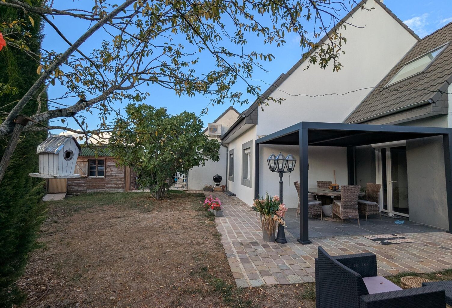 Vous recherchez une maison prête à vivre, au calme tout en restant proche de toutes les commodités ? Cette maison mérite votre attention ! — photo 1