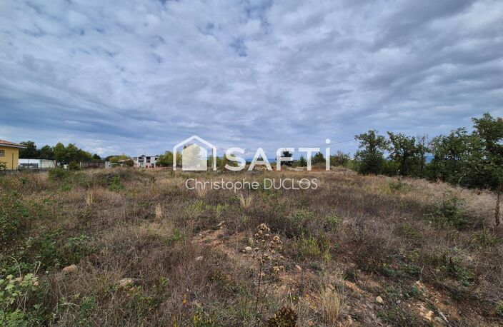 Terrain constructible en zone artisanale. — photo 2