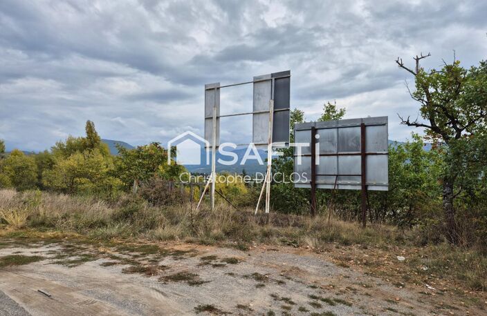 Terrain constructible en zone artisanale. — photo 4