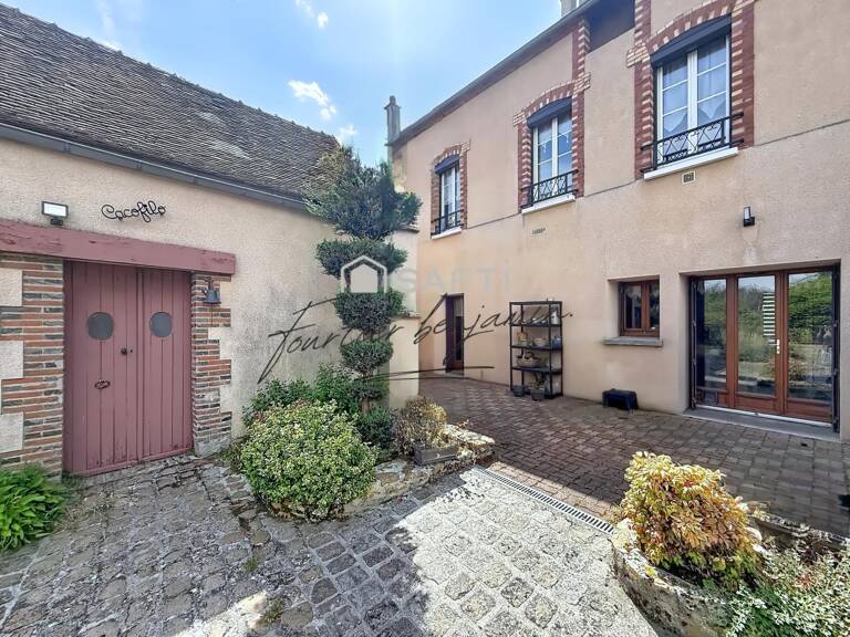 Maison de charme 6 pièces avec jardin et dépendances — photo 1