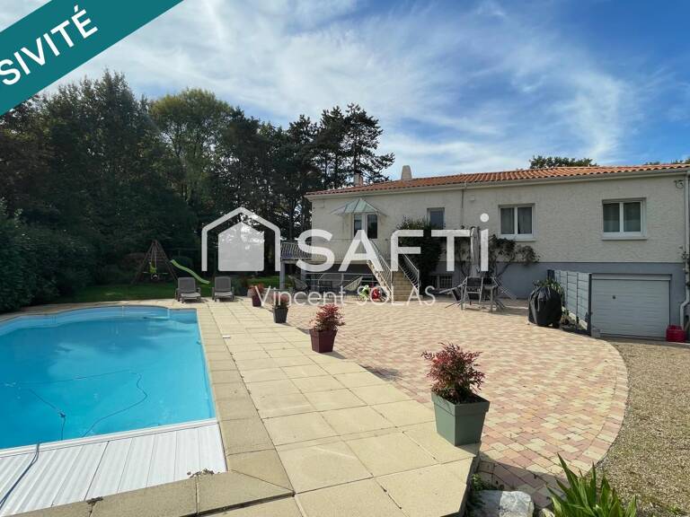 Maison sur Sous-Sol de 158m² - 5 Chambres - 2 SDE - Hors Lotissement - Piscine - Jardin - Garage — photo 1