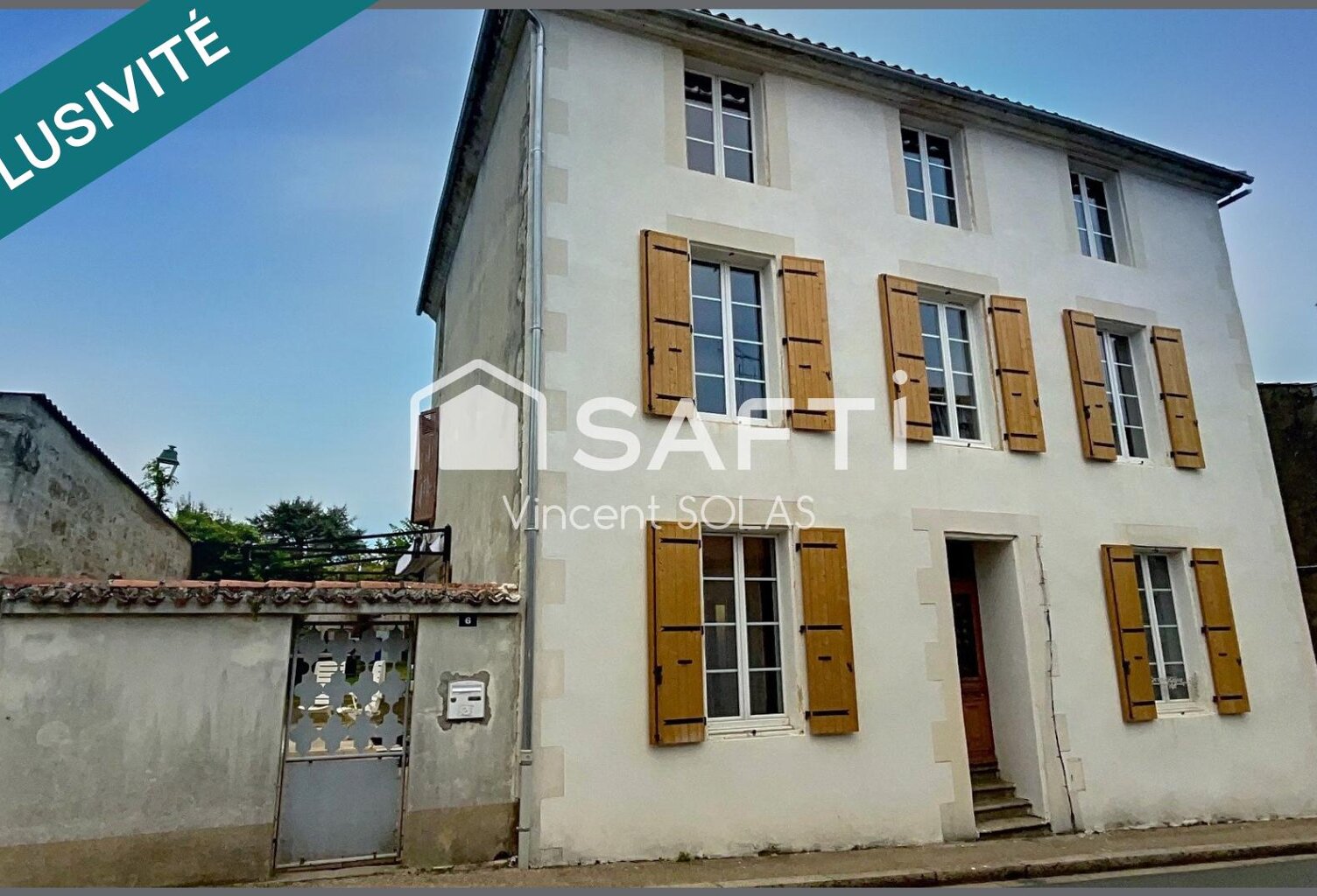 En EXCLUSIVITE  !  Maison Bourgeoise de 155 m² - 3 Chambres - Jardin - Garage - Centre Ville de ST HERMINE — photo 1