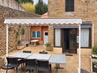 Maison de village avec cour, garage et dépendance. — photo 2