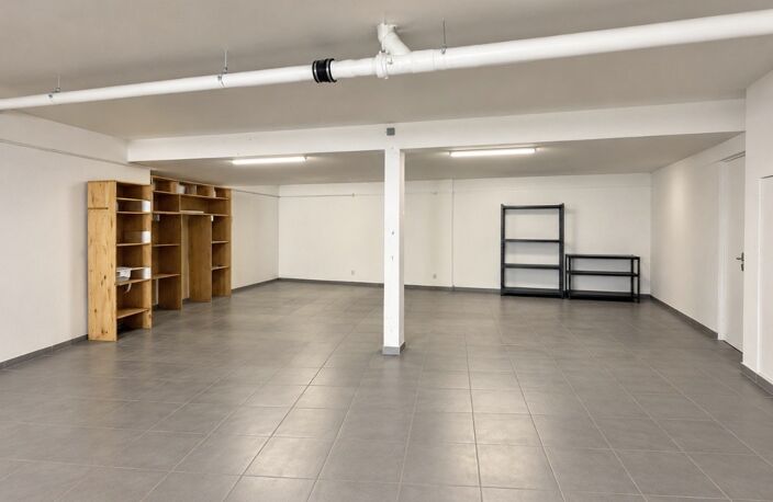Local commercial — photo 2