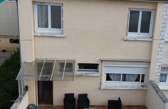 Maison sur sous sol à rénover avec jardin, garage  Issoudun — photo 2