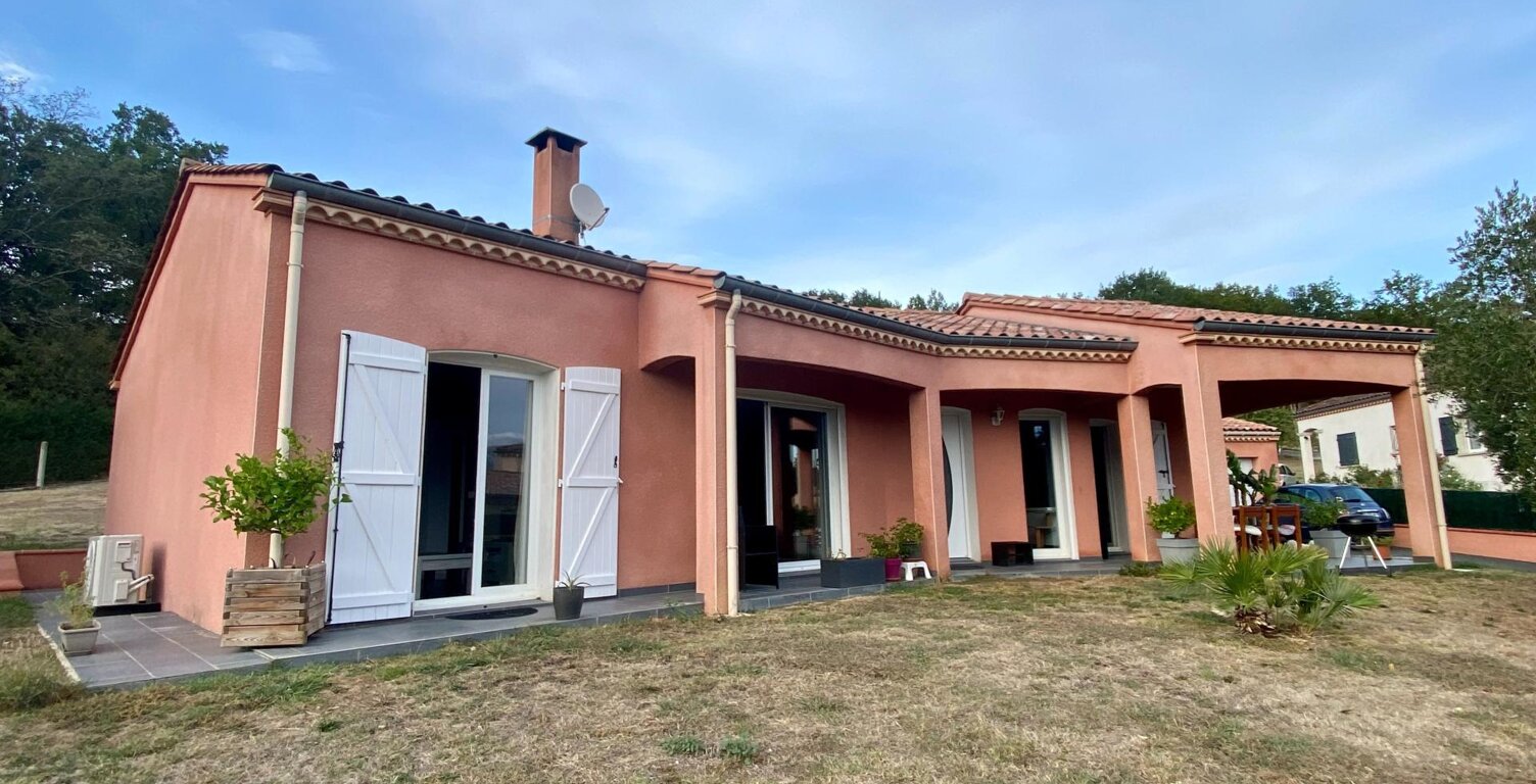 Maison plain pied avec garages et jardin attenant — photo 1