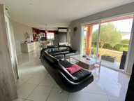 Maison plain pied avec garages et jardin attenant — photo 2
