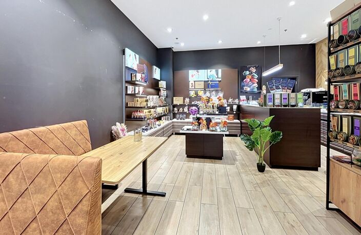 Fond de commerce familial SALON DE THE-CHOCOLATERIE- PATISSERIE — photo 2