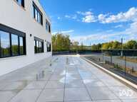 Location Local d'activités 315 m&sup2; — photo 2