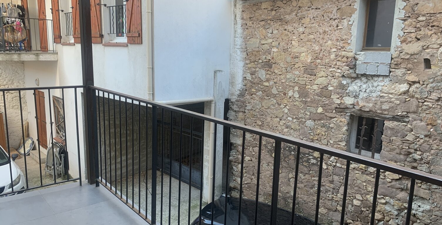 Centre village, au 1er étage d'un immeuble récent, appartement d — photo 1
