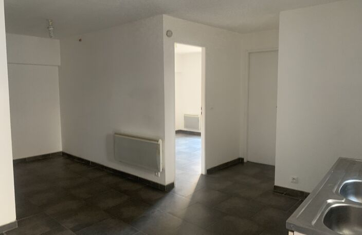 Centre village, au 1er étage d'un immeuble récent, appartement d — photo 4