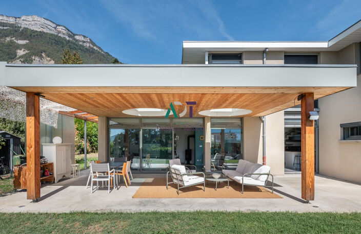 MAISON D'ARCHITECTE AVEC PISCINE — photo 2