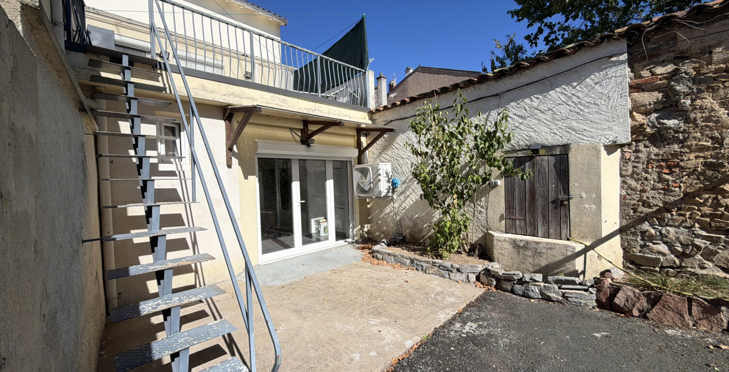 MAISON DE VILLAGE - 5 PIECES - SAINT-JUST-LA-PENDUE — photo 1