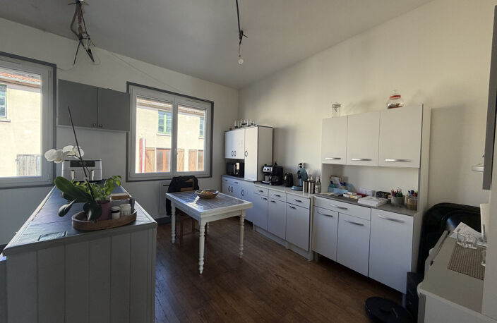 MAISON DE VILLAGE - 5 PIECES - SAINT-JUST-LA-PENDUE — photo 4
