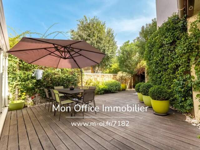 Référence : 7182-LLI. - Appartement au cœur d’Aix-en-Provence, garage, cave et jardin — photo du bien