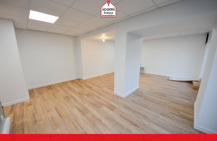 FINISTERE - Plabennec (29860) - A VENDRE - LOCAL COMMERCIAL 54M² AVEC LOCATAIRE EN PLACE - 3 PIECES - BON EMPLACEMENT AU BOURG - PARKING AISE - VITRINE — photo 2