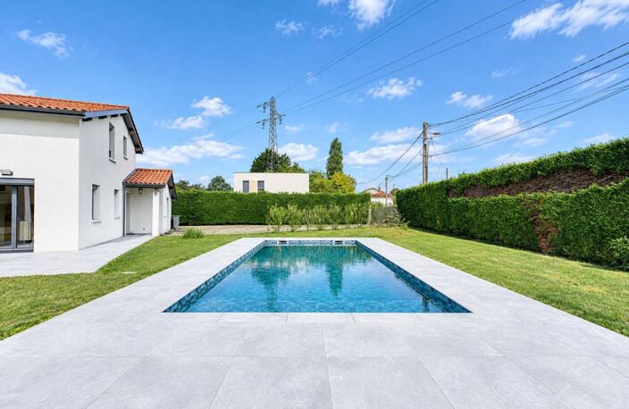 VILLA RENOVEE AVEC PISCINE A COLLONGES AU MONT D'OR — photo 2