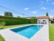 VILLA RENOVEE AVEC PISCINE A COLLONGES AU MONT D'OR — photo 3