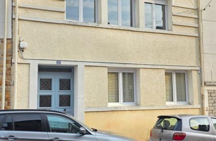 PROCHE MAUVENDIERE - CITE JUDICIAIRE -BUREAUX POUR PROFESSION LIBERALE AVEC POSSIBILITE D'HABITATION — photo 2
