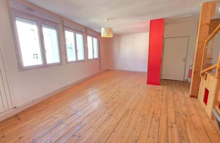 PROCHE MAUVENDIERE - CITE JUDICIAIRE -BUREAUX POUR PROFESSION LIBERALE AVEC POSSIBILITE D'HABITATION — photo 4